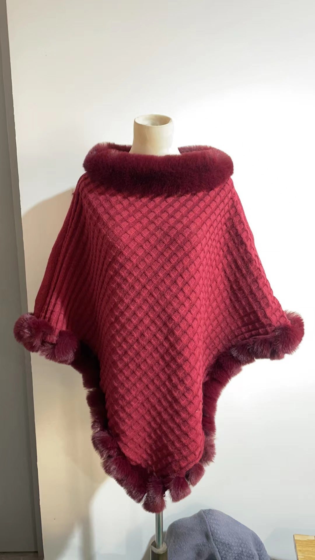Poncho avec garniture en fourriure