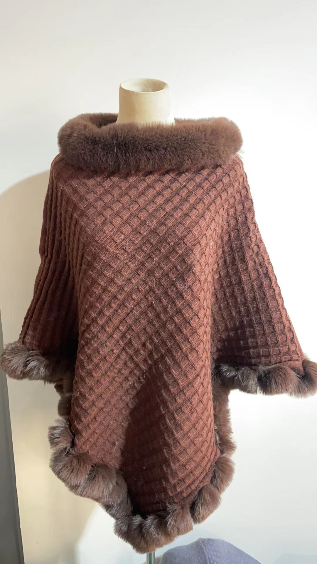 Poncho avec garniture en fourriure