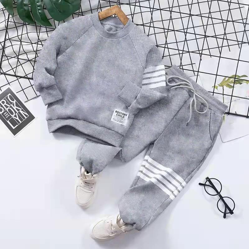 Ensemble jogging et sweat enfant à rayures 