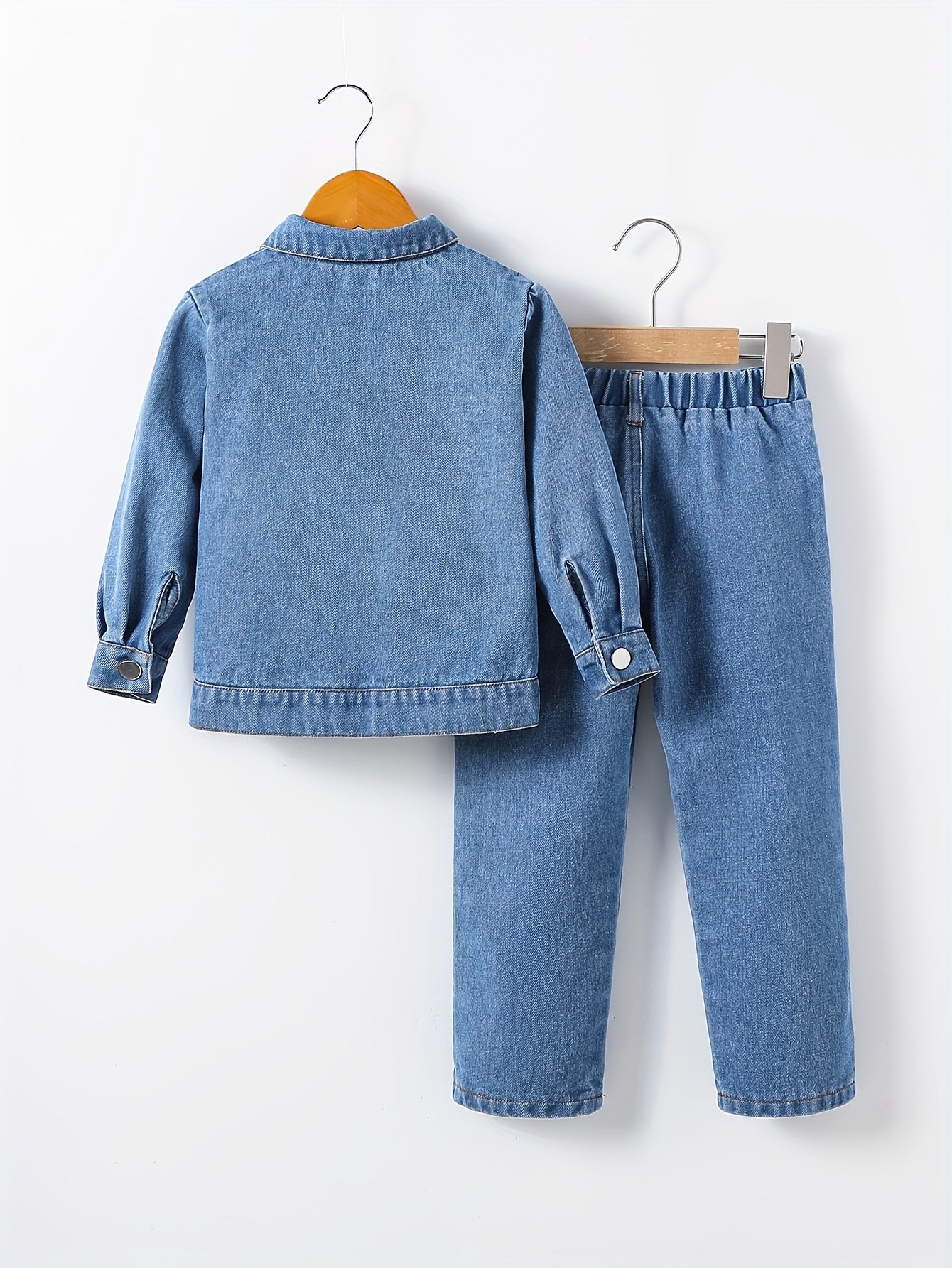 Ensemble jean déchiré veste manches longues et pantalon enfant