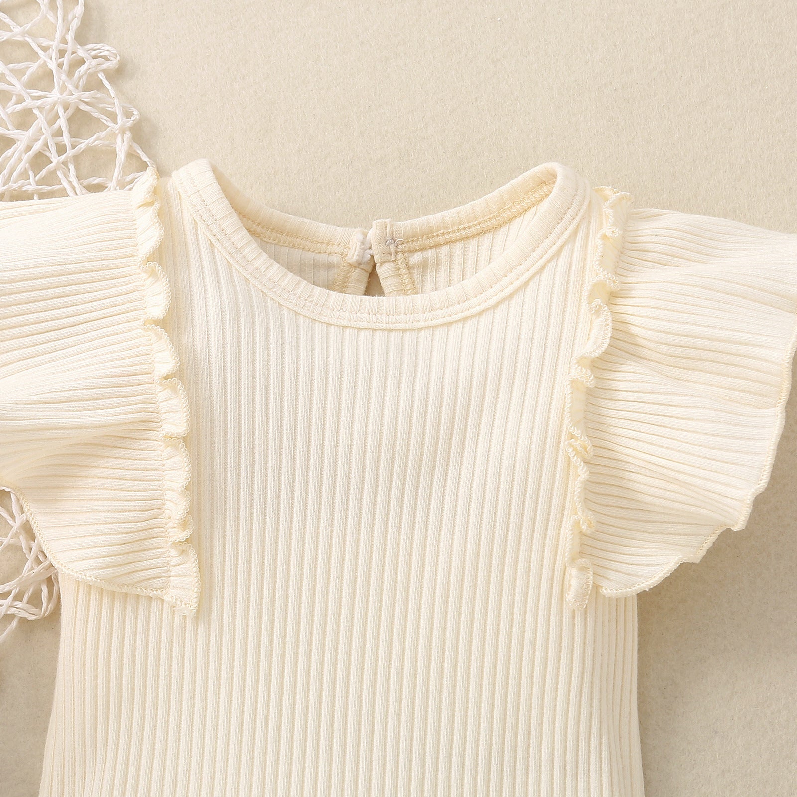 Ensemble short et haut à manches volantées bébé fille