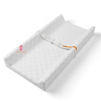 Matelas à langer bébé blanc avec bords relevés et sangle de maintien