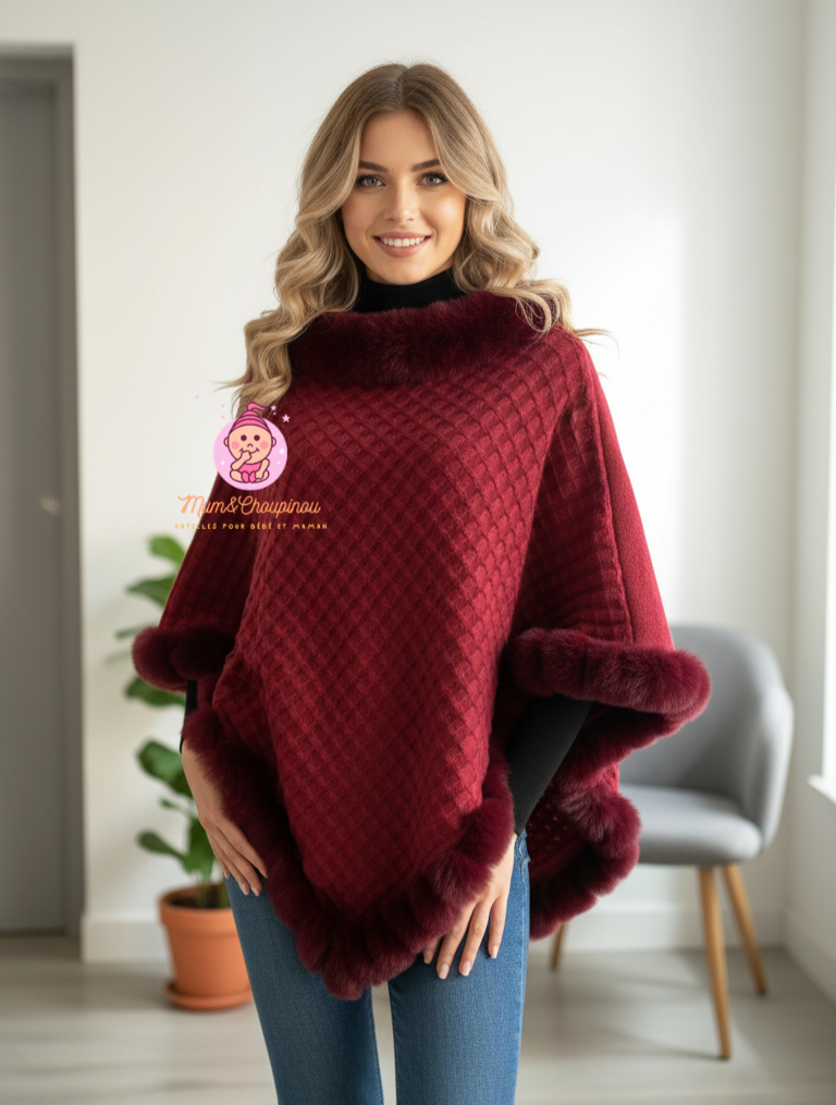 Poncho cape tricotée avec garniture en fausse fourrure